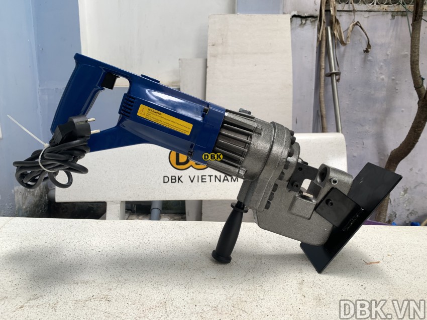 Đặc điểm của máy đột lỗ thủy lực cầm tay