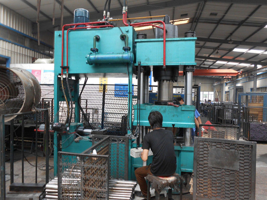 Ứng dụng của máy nén thuỷ lực trong công nghiệp