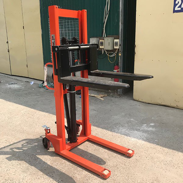 Xe nâng thủy lực tay cao